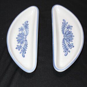 Pfaltzgraff Pottery 2 Yorktowne Crescent Relish Snack Trays Dishes 440-51